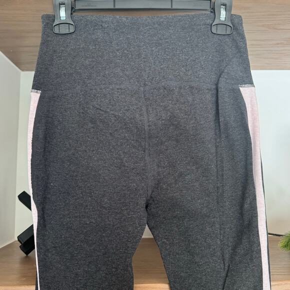 GapFit gfash Leggings in Dark Heathered Gray/Pink - Picture 5 of 6